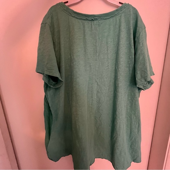 Tribal Jeans Teal Green V-Neck Tshirt Unfinished Hem Detail Women’s Large - Picture 6 of 6